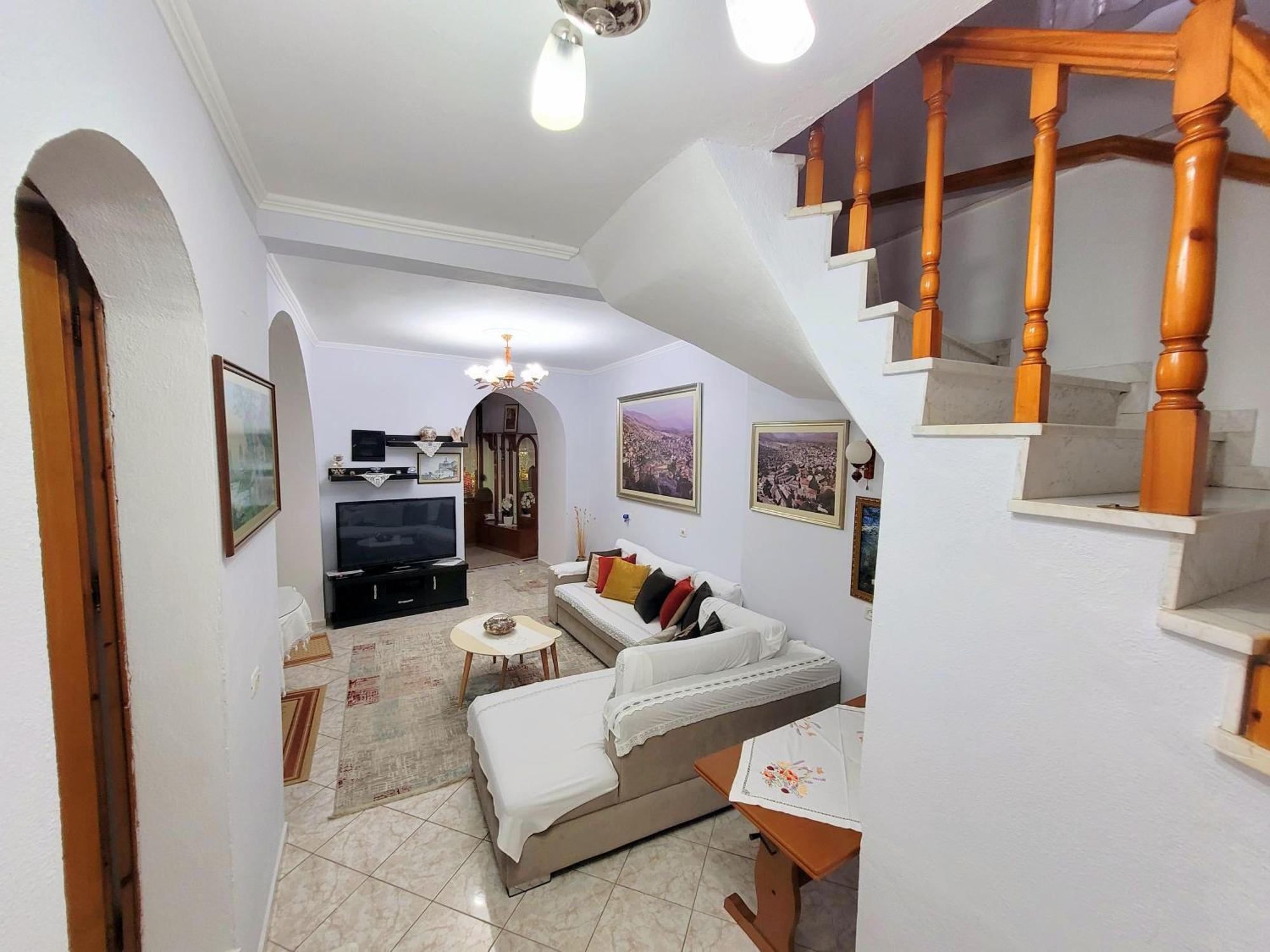 Marbi Guest House Gjirokaster Exterior photo