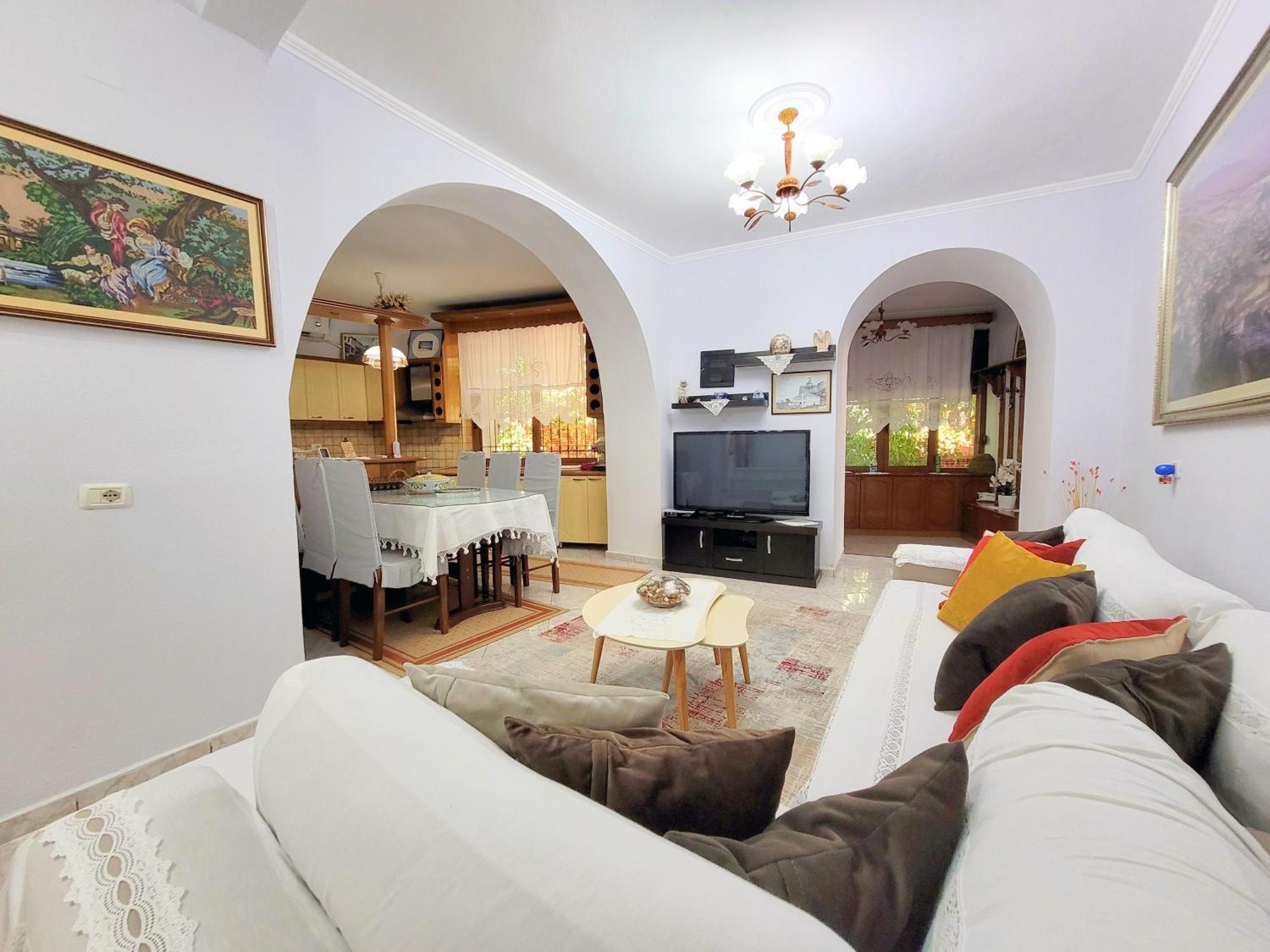 Marbi Guest House Gjirokaster Exterior photo